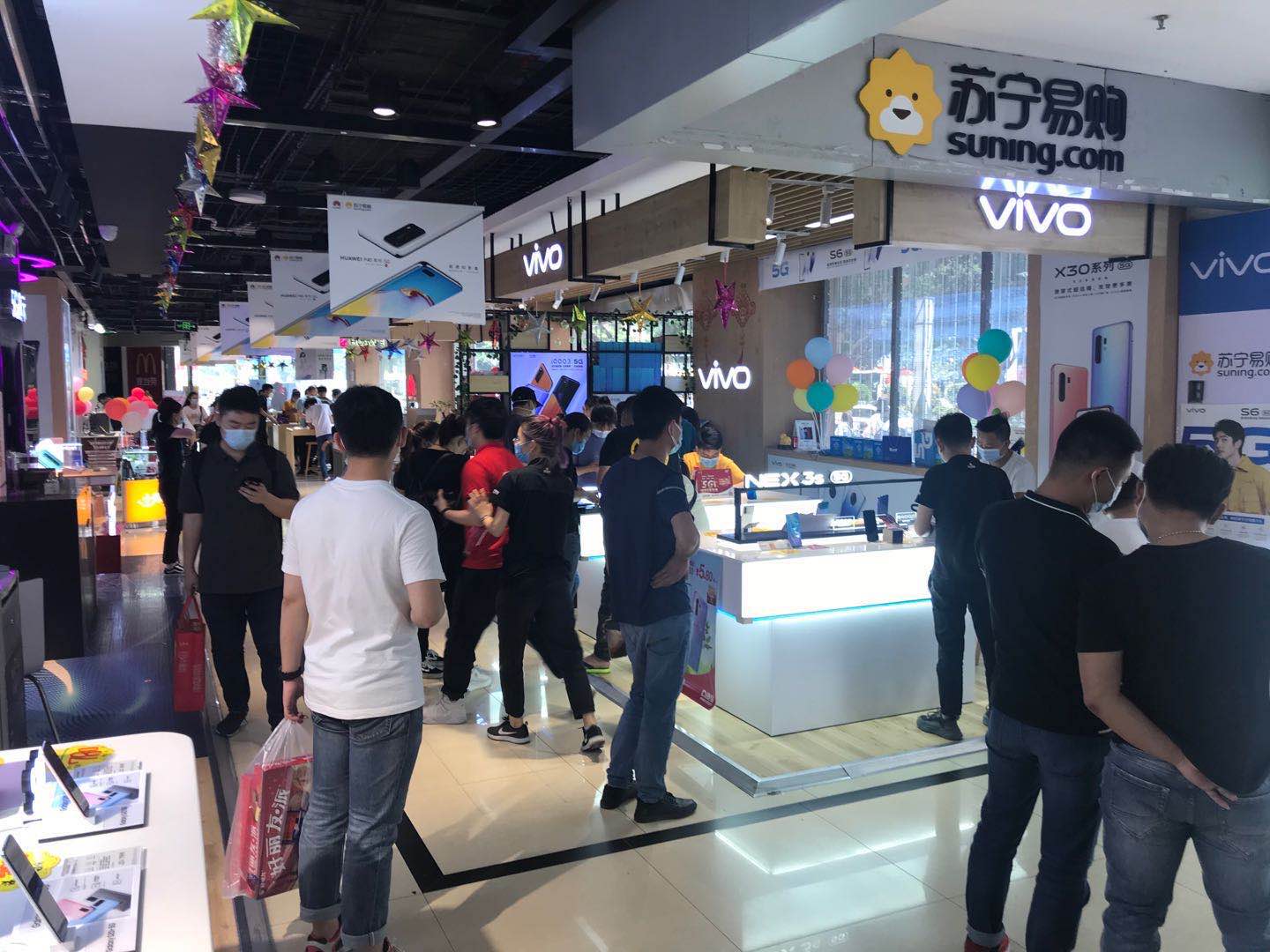 广东苏宁线下门店人气爆棚入夏产品走俏pg电子平台(图1)