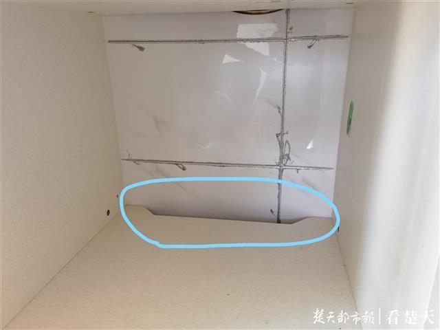 定制电器柜无预留孔微波炉没法插电客户要求退全款遭拒EMC官网(图2)